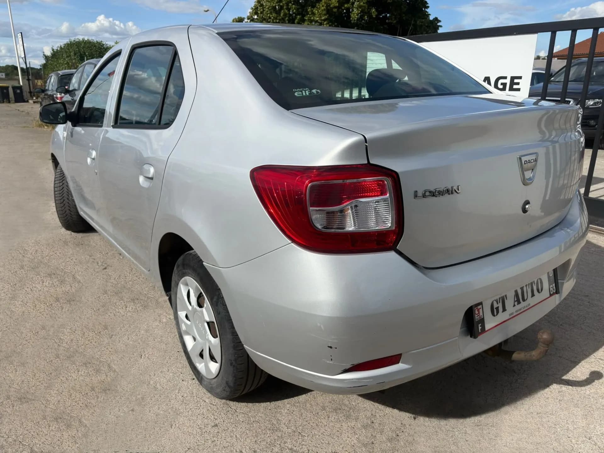 DACIA LOGAN 0.9 TCE 90 CH eco Lauréate - 5 portes,Distribution a chaine, climatisation, mode: Eco - Vue 2