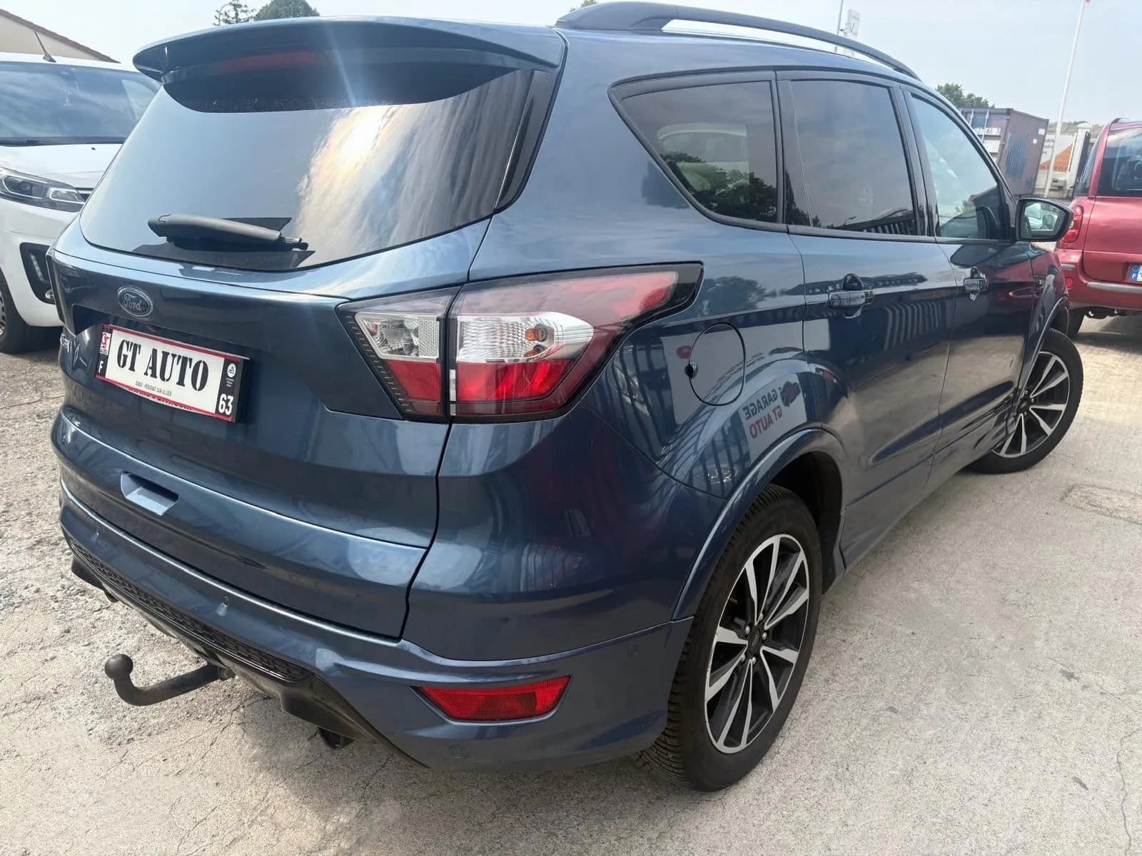 FORD KUGA ST LINE 2.0L TDCI 150 CH 4X2, PARKING AUTOMATIQUE, GPS,CAMERA DE RECUL - Vue 4
