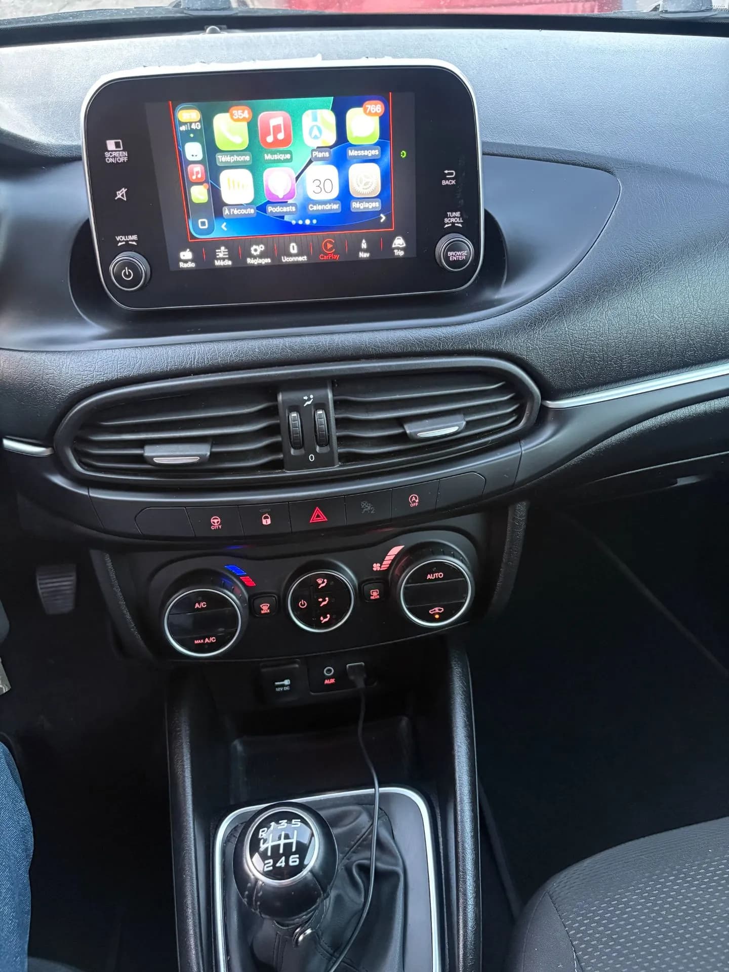 FIAT TIPO SW LOUNGE 1.6 MULTIJET 120 CH START AND STOP - 5 PORTES, APPLE CarPlay, Android Auto - Vue 10