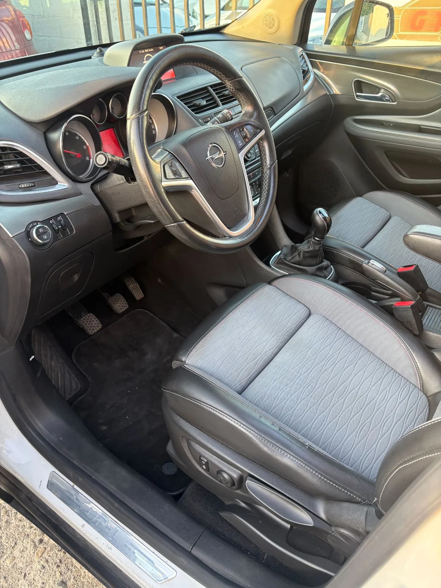 OPEL MOKKA COLOR EDITION START&STOP 1.6 CDTI 136 CH , 4X2, - Vue 7