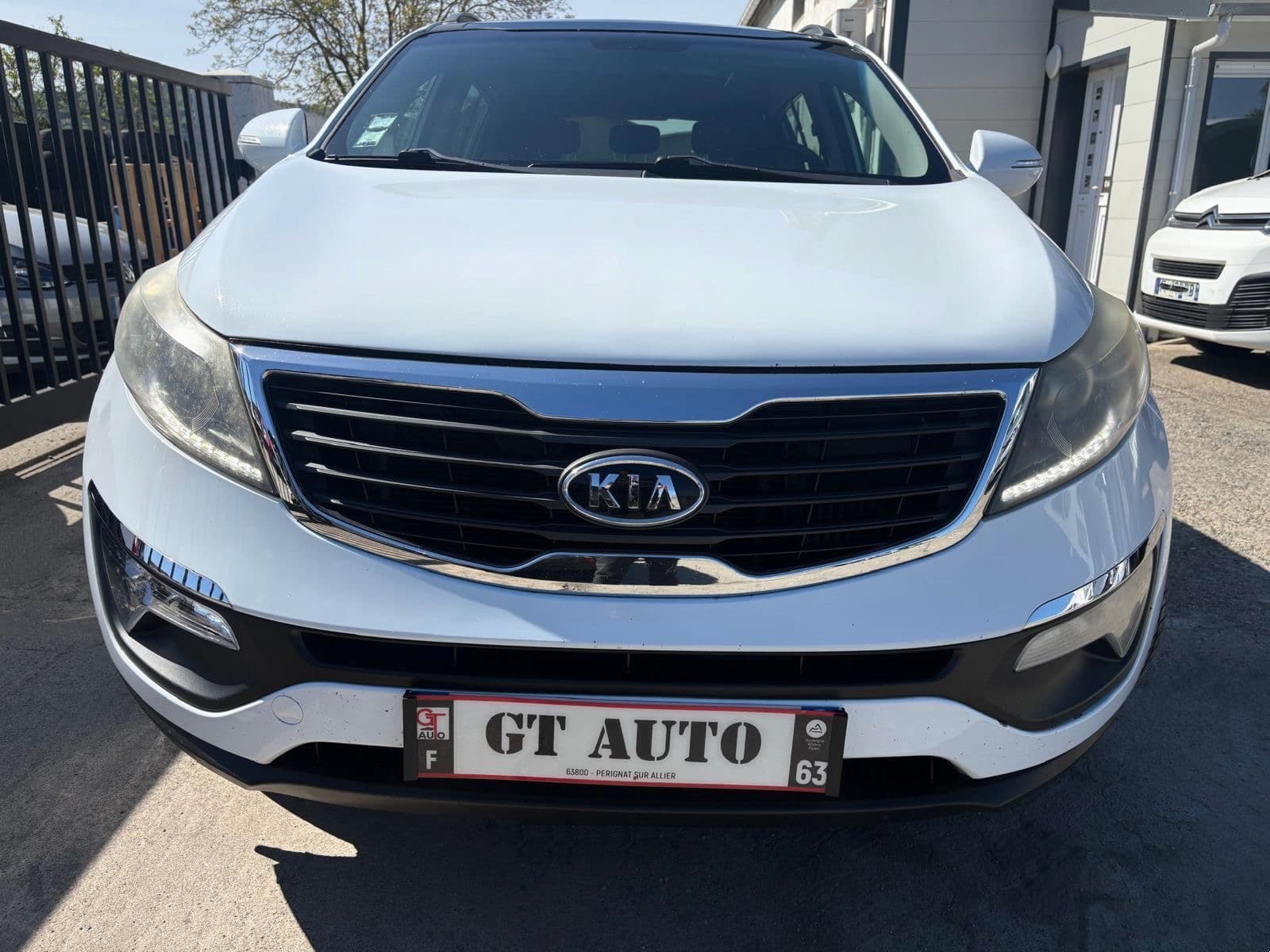 KIA SPORTAGE PREMIUM 2.0 CRDI 136 CH 4X4 - Vue 6