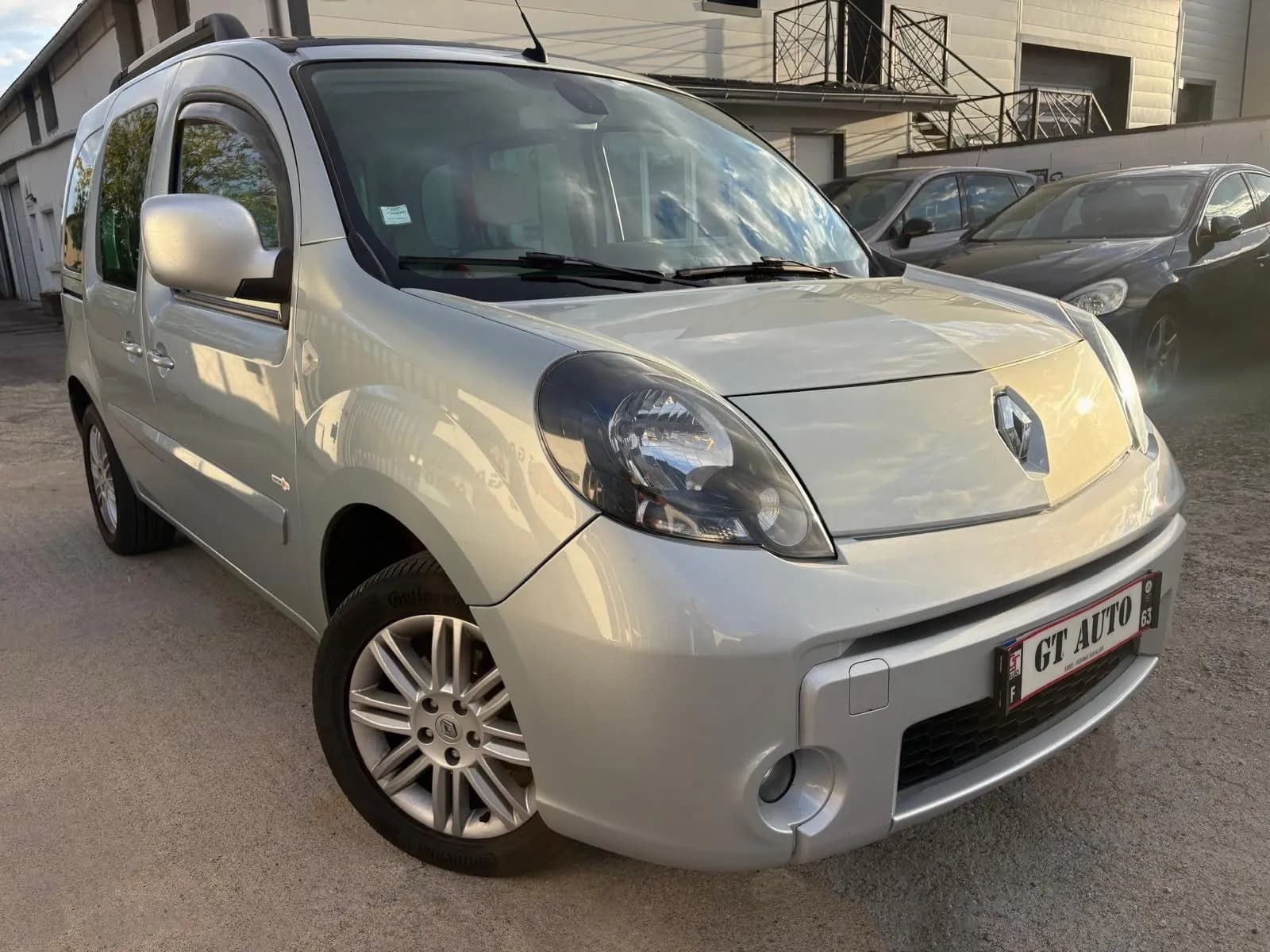 RENAULT GRAND KANGOO TOM-TOM EDITION 1.5 DCI 90 CH, GPS ,RADAR DE RECUL - Vue 5