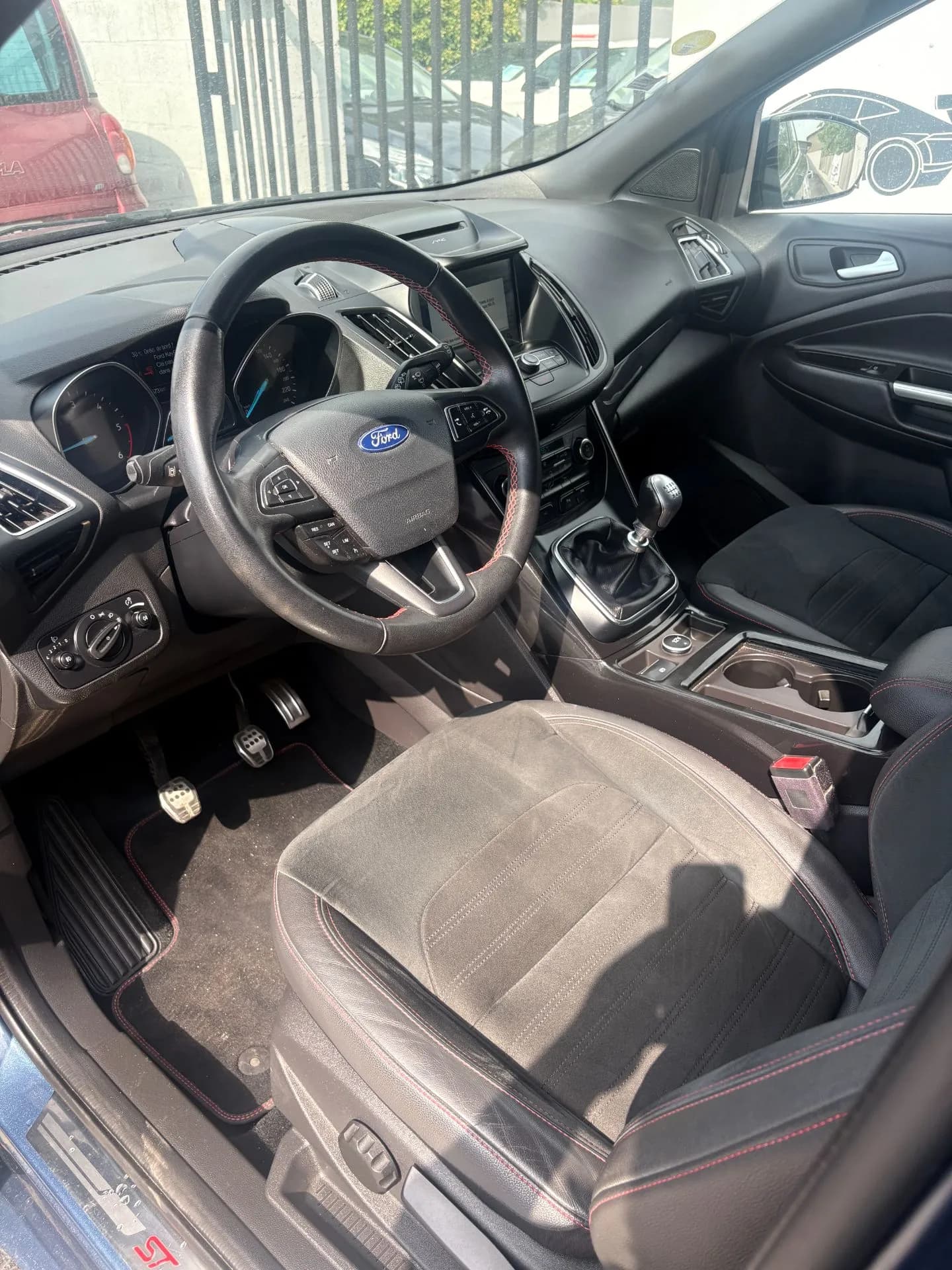 FORD KUGA ST LINE 2.0L TDCI 150 CH 4X2, PARKING AUTOMATIQUE, GPS,CAMERA DE RECUL - Vue 7