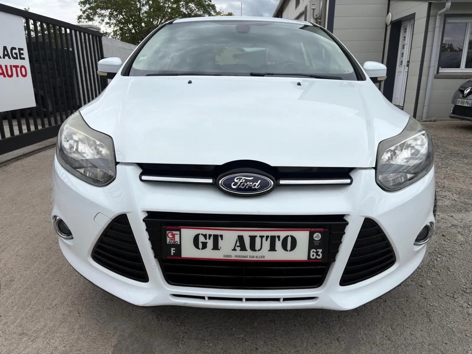 FORD FOCUS TITANIUM 1.6 TDCI 115 CH START AND STOP - Vue 6