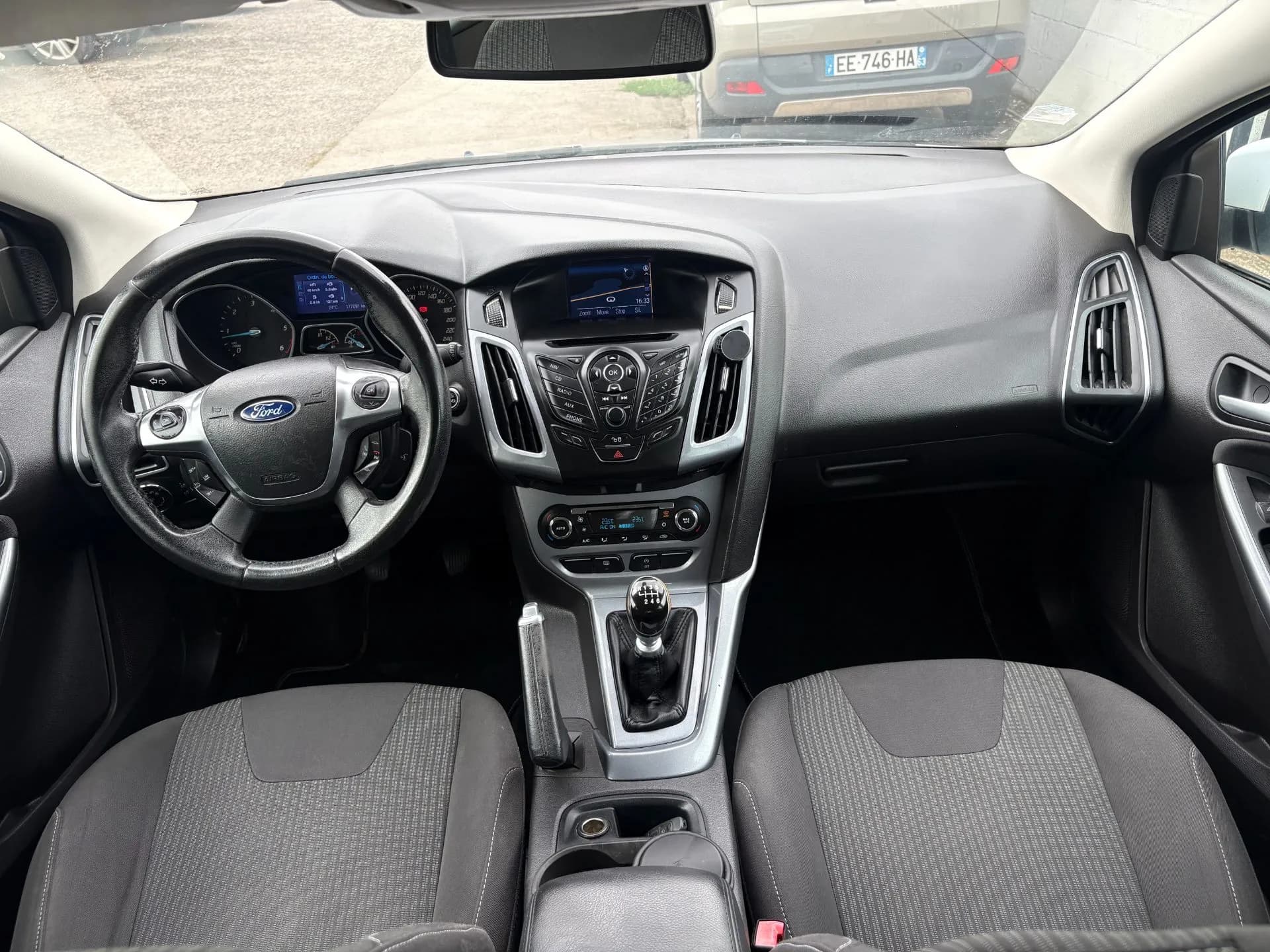 FORD FOCUS TITANIUM 1.6 TDCI 115 CH START AND STOP - Vue 14