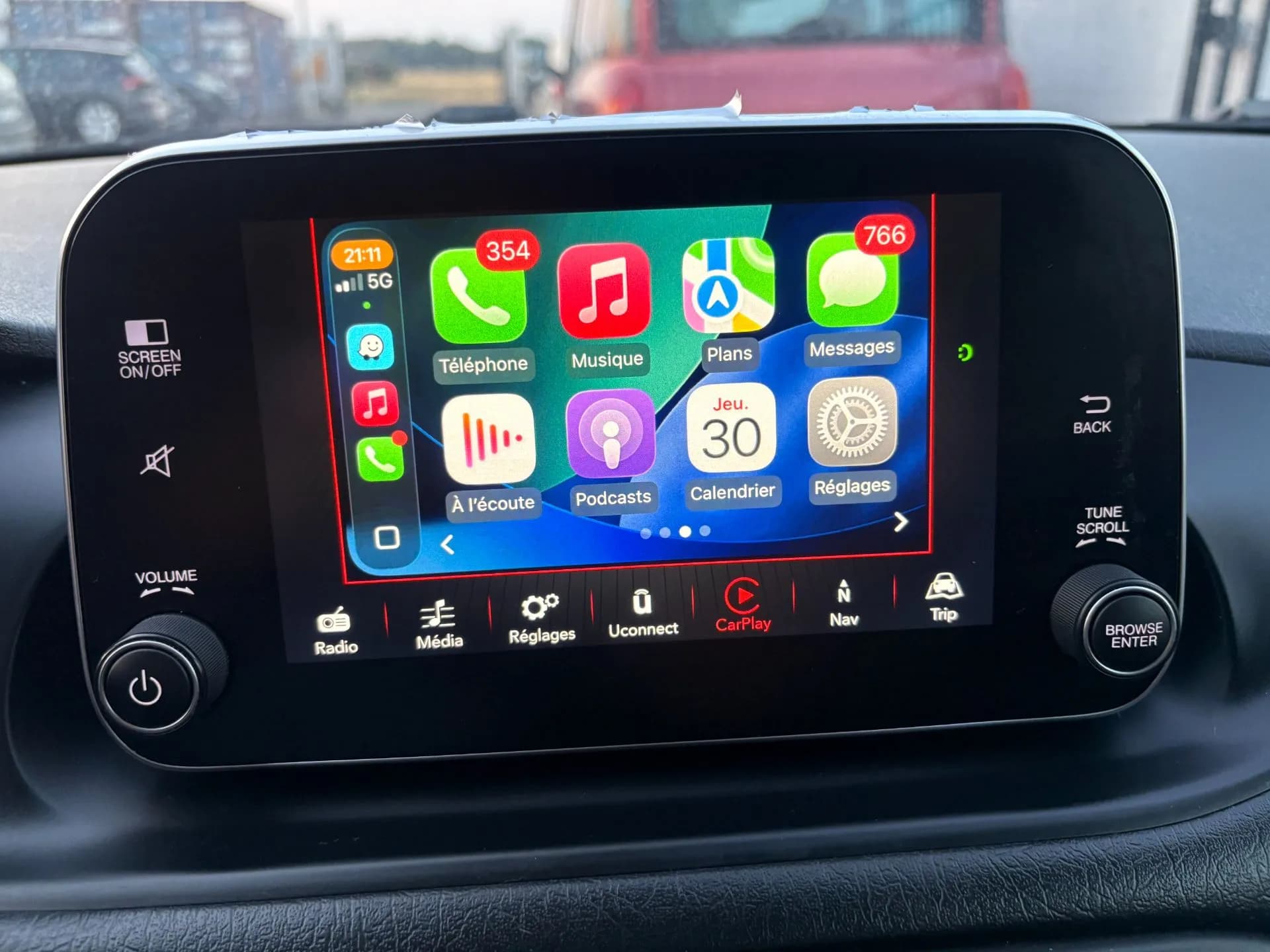 FIAT TIPO SW LOUNGE 1.6 MULTIJET 120 CH START AND STOP - 5 PORTES, APPLE CarPlay, Android Auto - Vue 9
