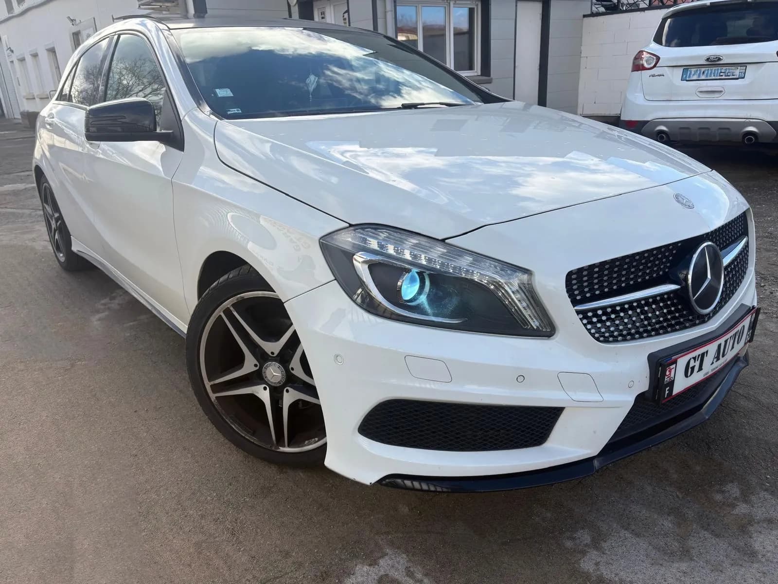 MERCEDES BENZ CLASSE A 200 PACK AMG (W176) 2.2 CDI 136 7G-DCT-Palettes au volant - Vue 5