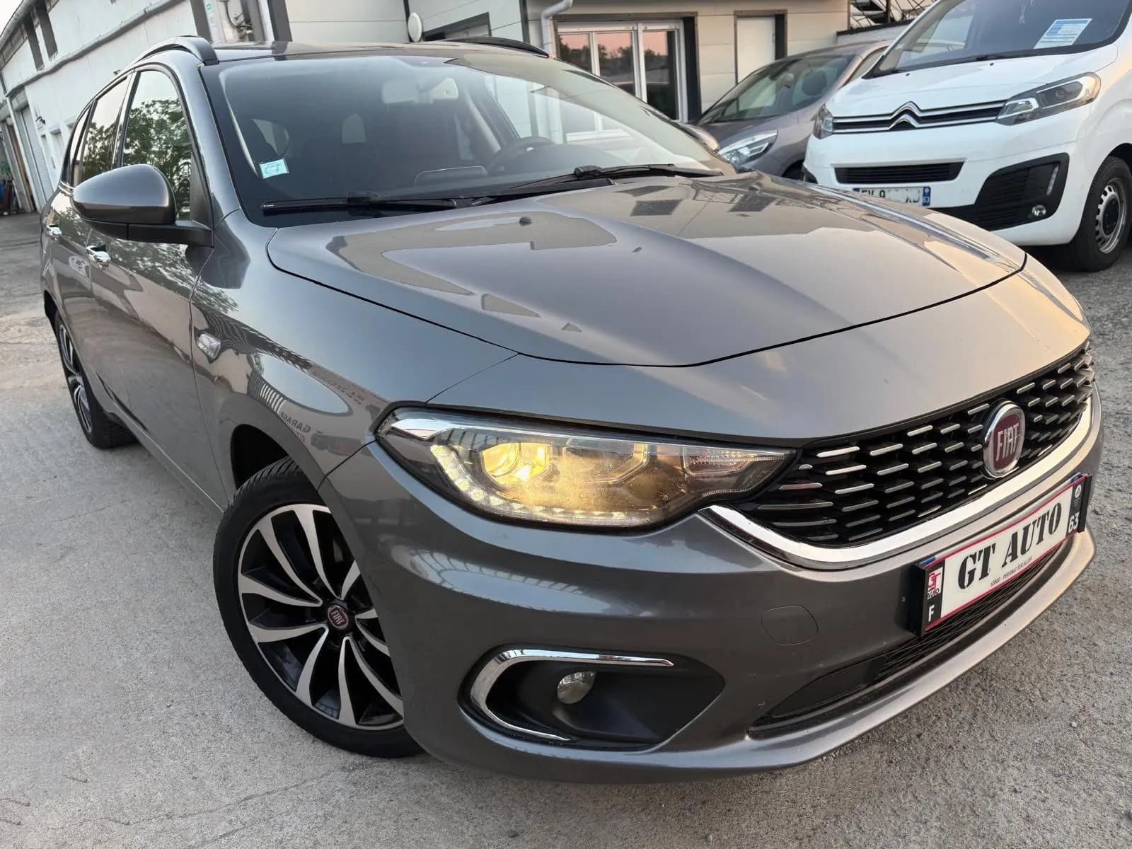 FIAT TIPO SW LOUNGE 1.6 MULTIJET 120 CH START AND STOP - 5 PORTES, APPLE CarPlay, Android Auto - Vue 5
