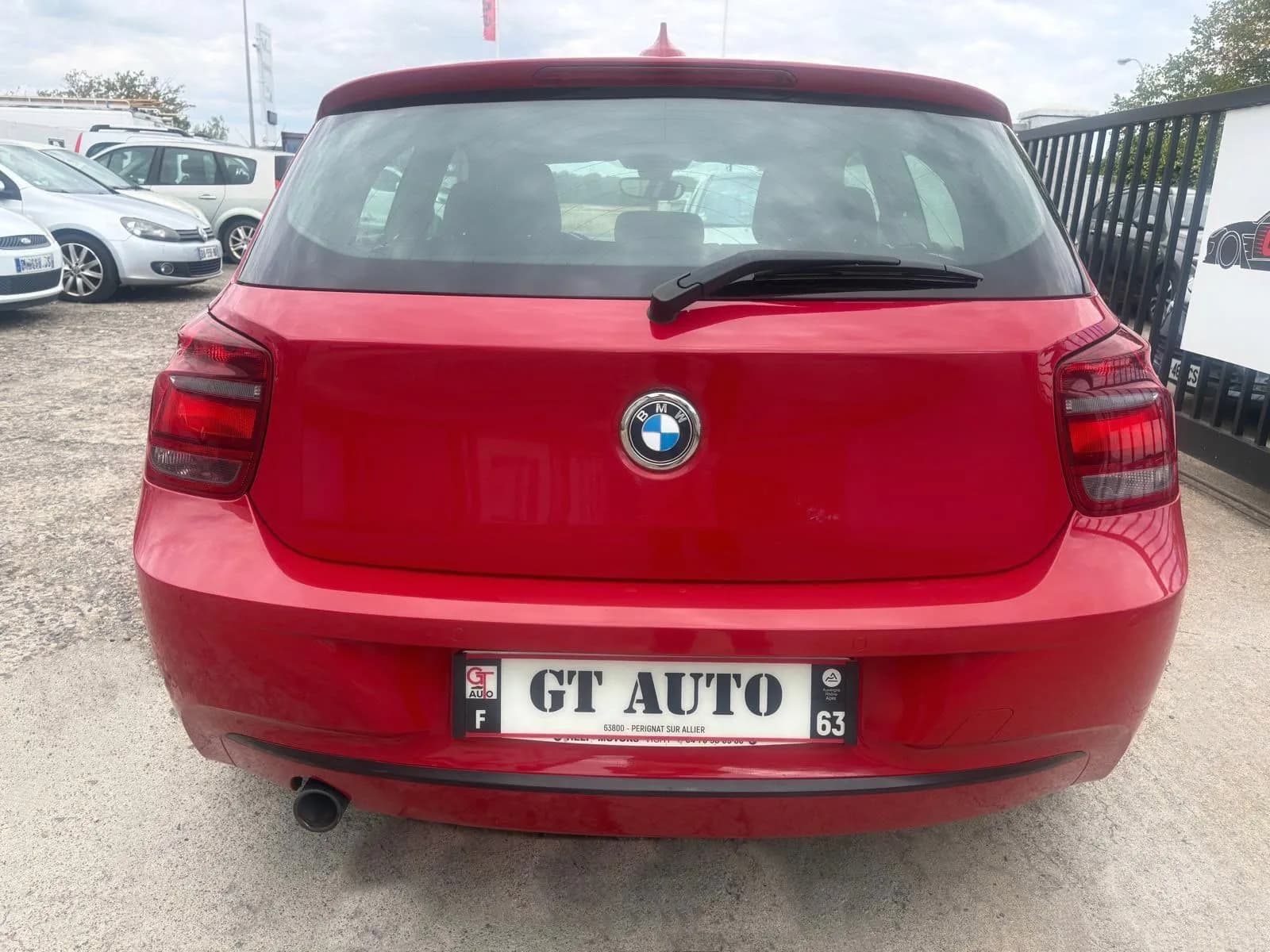 BMW SERIE 1 SPORT 114D 95 CH - Vue 3
