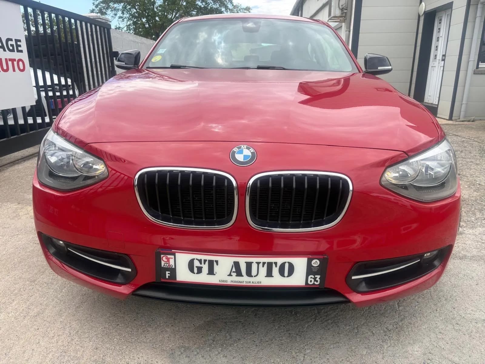 BMW SERIE 1 SPORT 114D 95 CH - Vue 6