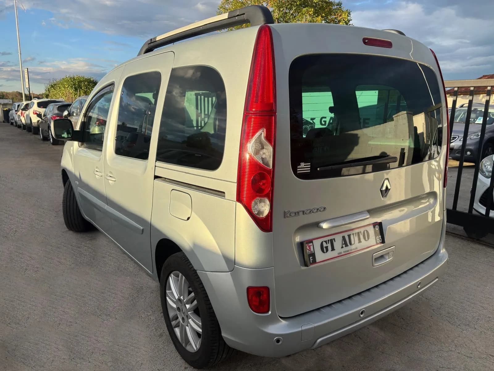 RENAULT GRAND KANGOO TOM-TOM EDITION 1.5 DCI 90 CH, GPS ,RADAR DE RECUL - Vue 2