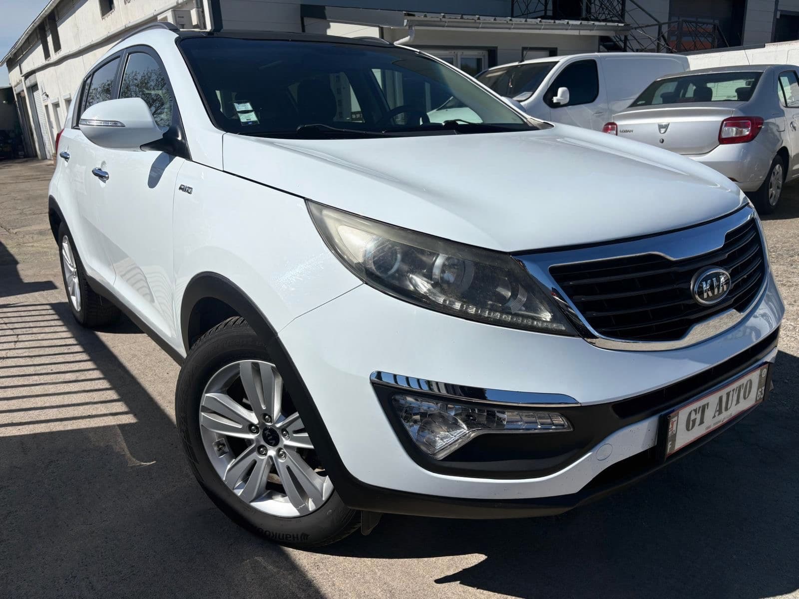 KIA SPORTAGE PREMIUM 2.0 CRDI 136 CH 4X4 - Vue 5