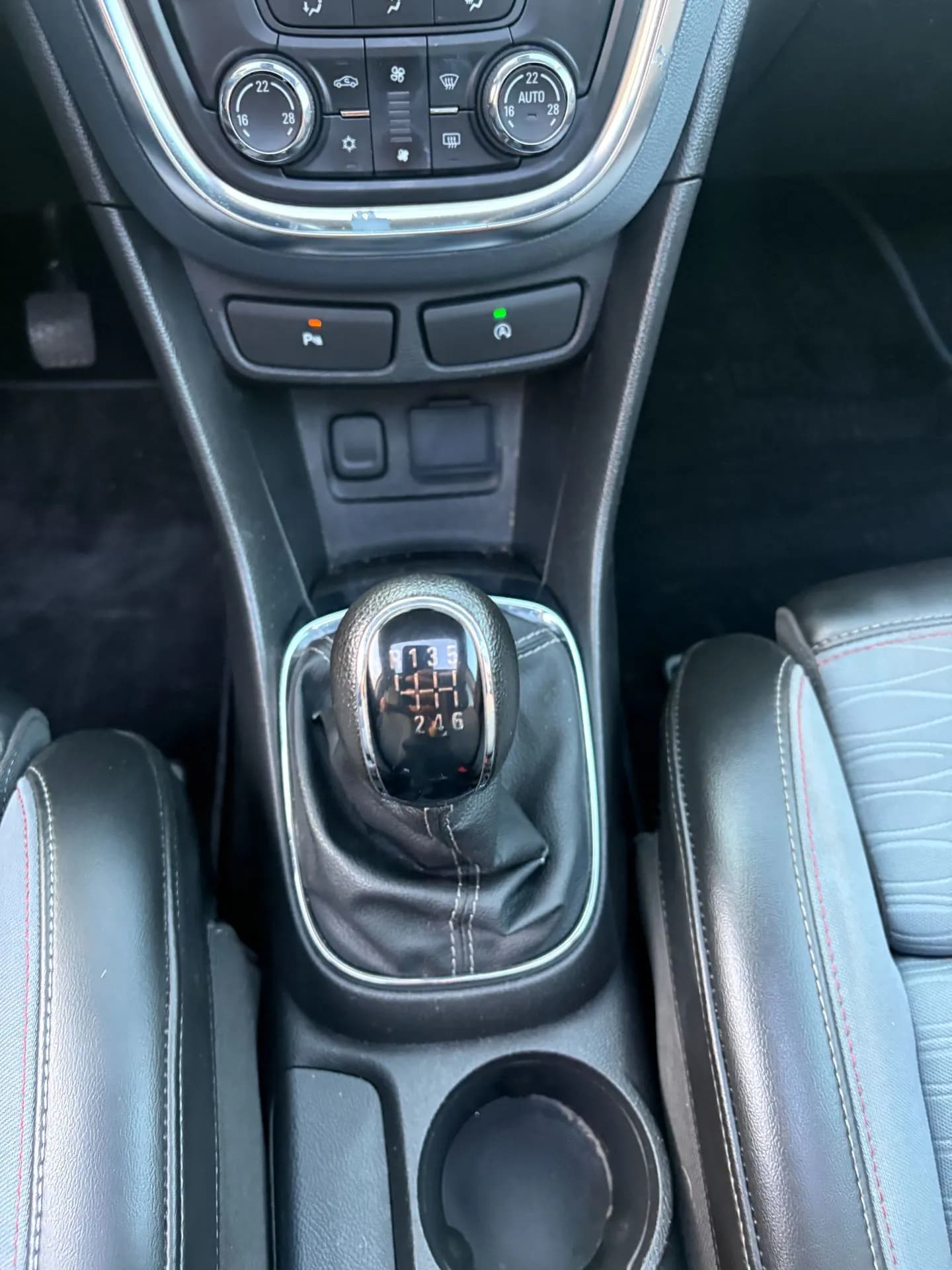 OPEL MOKKA COLOR EDITION START&STOP 1.6 CDTI 136 CH , 4X2, - Vue 12