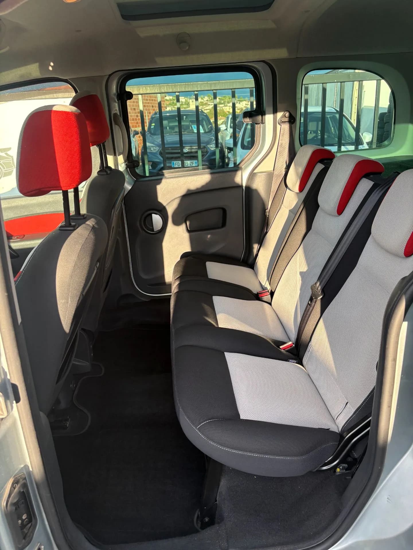RENAULT GRAND KANGOO TOM-TOM EDITION 1.5 DCI 90 CH, GPS ,RADAR DE RECUL - Vue 19