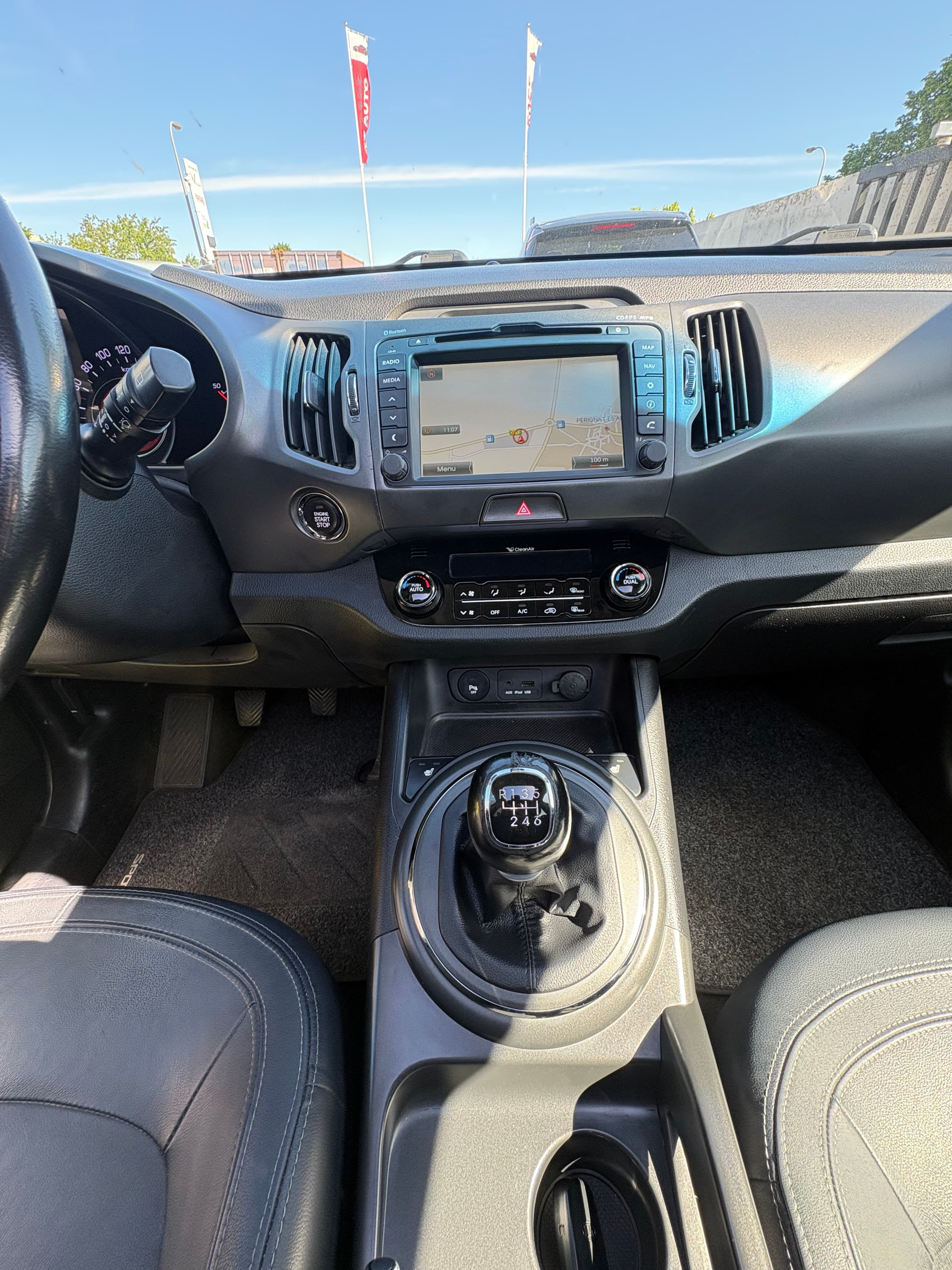 KIA SPORTAGE PREMIUM 2.0 CRDI 136 CH 4X4 - Vue 14