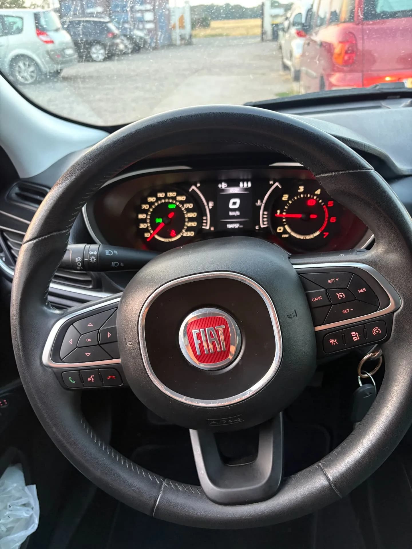 FIAT TIPO SW LOUNGE 1.6 MULTIJET 120 CH START AND STOP - 5 PORTES, APPLE CarPlay, Android Auto - Vue 8