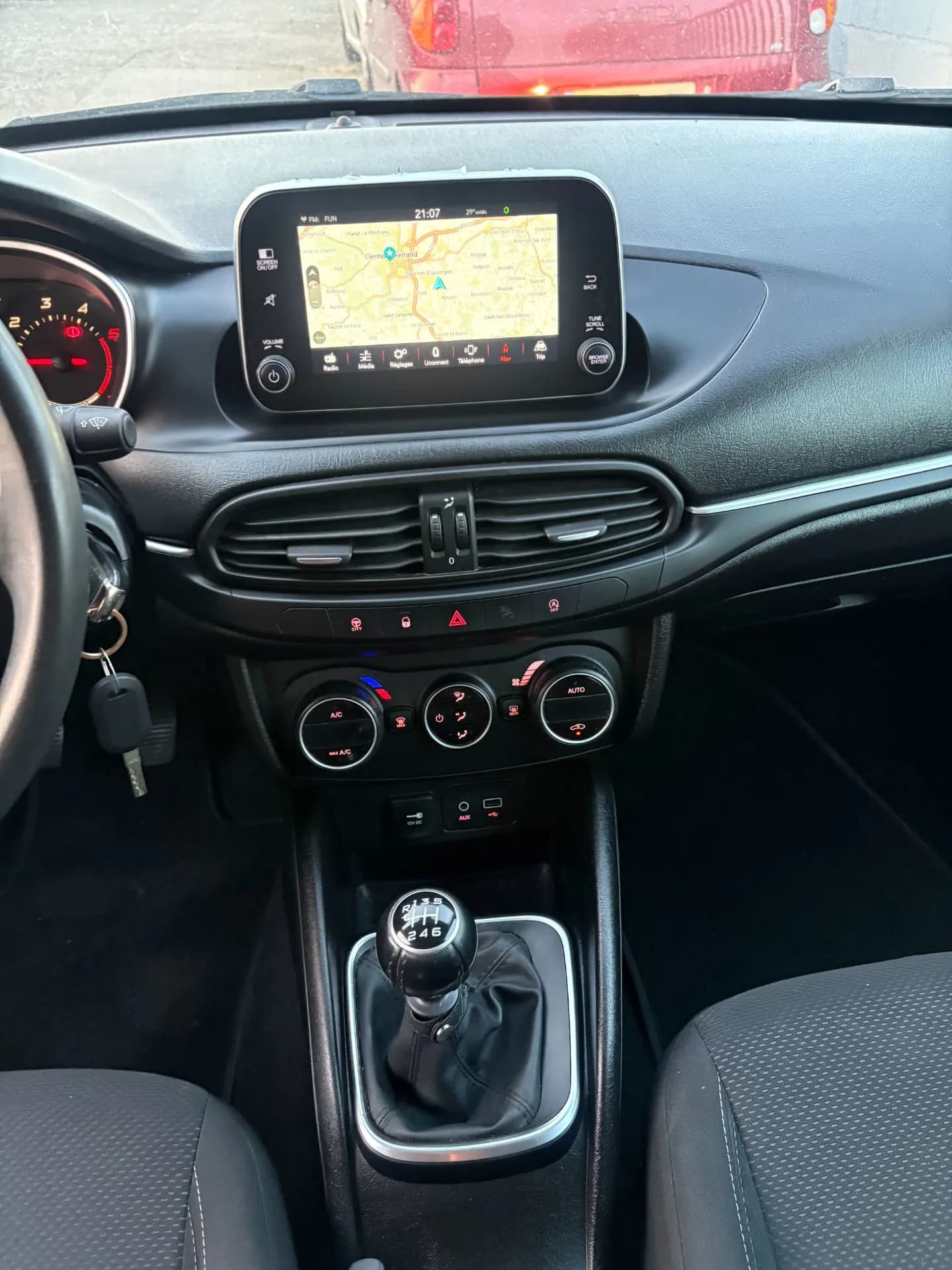 FIAT TIPO SW LOUNGE 1.6 MULTIJET 120 CH START AND STOP - 5 PORTES, APPLE CarPlay, Android Auto - Vue 13