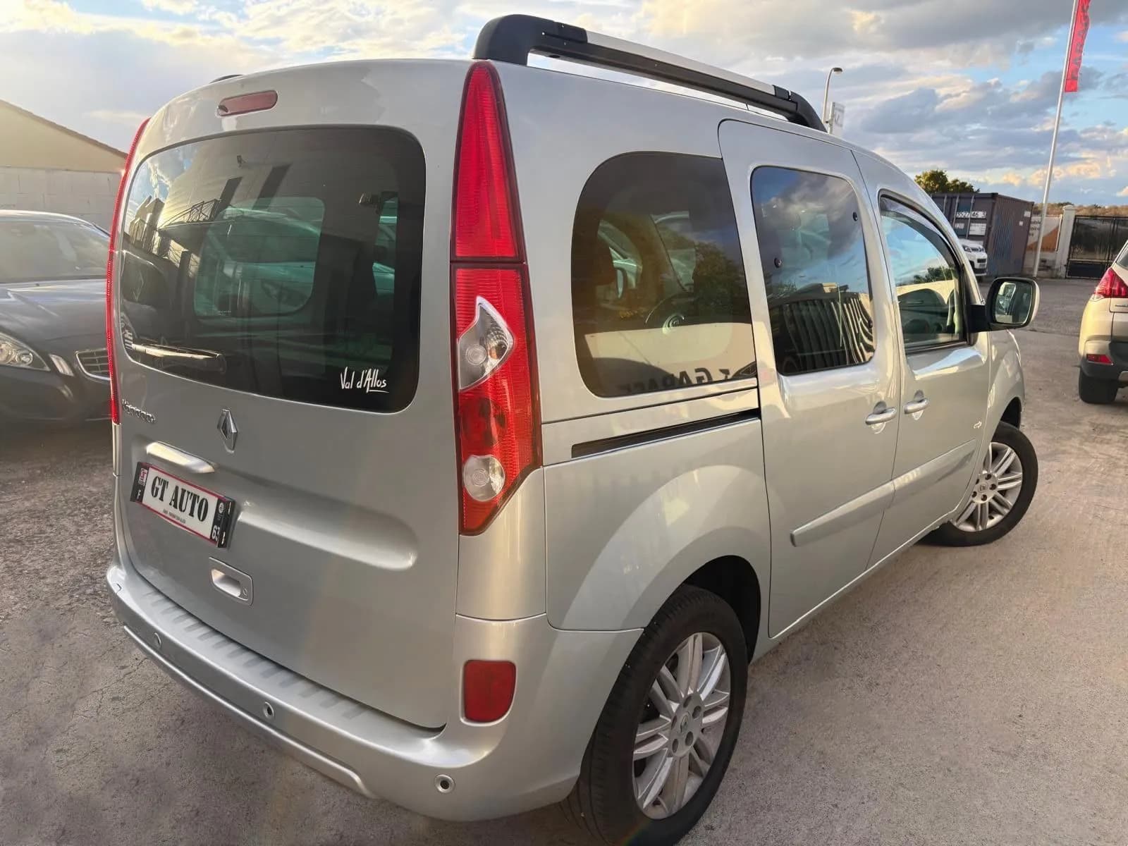 RENAULT GRAND KANGOO TOM-TOM EDITION 1.5 DCI 90 CH, GPS ,RADAR DE RECUL - Vue 4