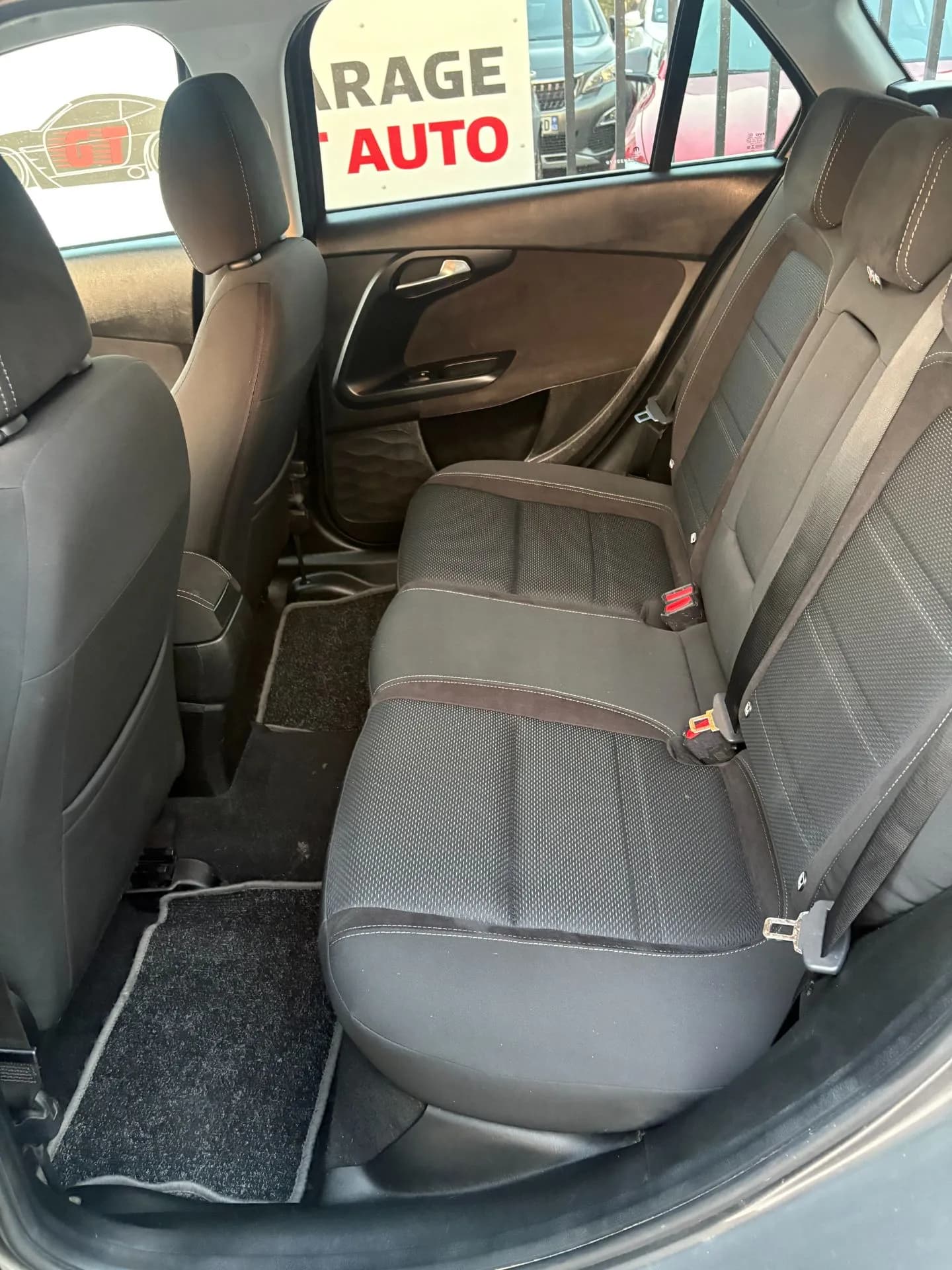 FIAT TIPO SW LOUNGE 1.6 MULTIJET 120 CH START AND STOP - 5 PORTES, APPLE CarPlay, Android Auto - Vue 18