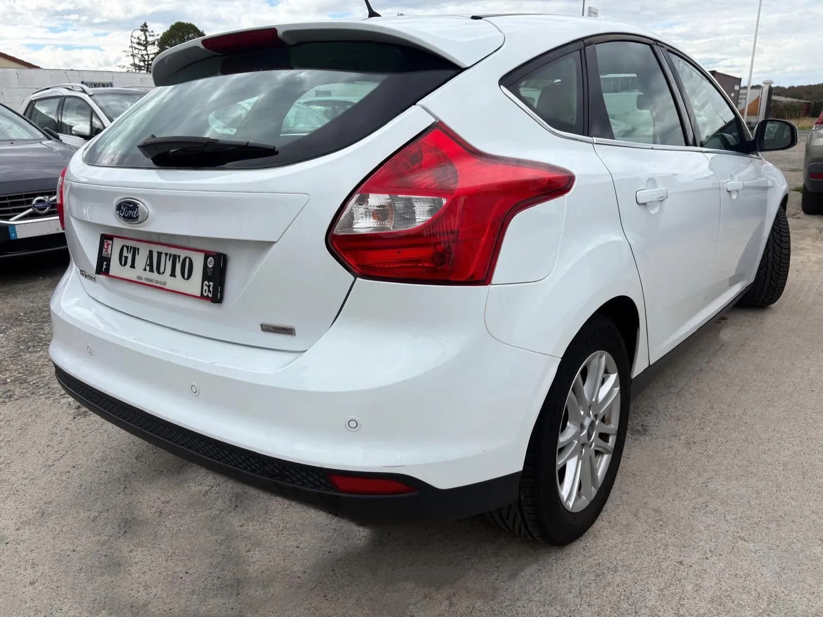 FORD FOCUS TITANIUM 1.6 TDCI 115 CH START AND STOP - Vue 4