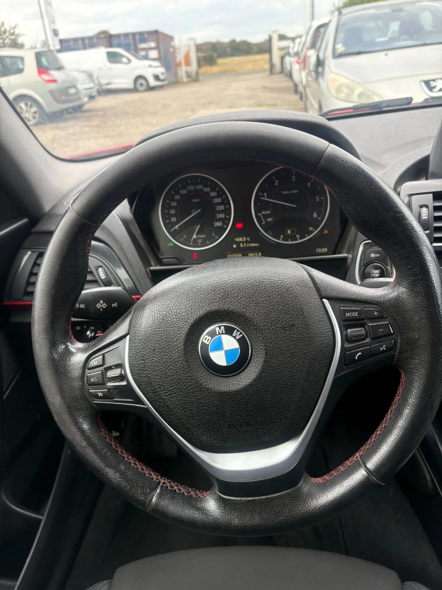 BMW SERIE 1 SPORT 114D 95 CH - Vue 10