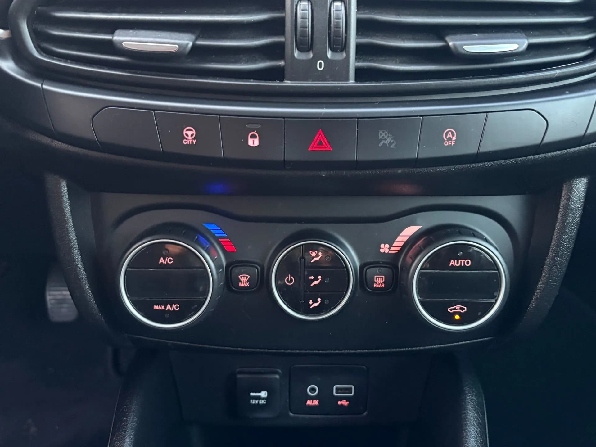 FIAT TIPO SW LOUNGE 1.6 MULTIJET 120 CH START AND STOP - 5 PORTES, APPLE CarPlay, Android Auto - Vue 16