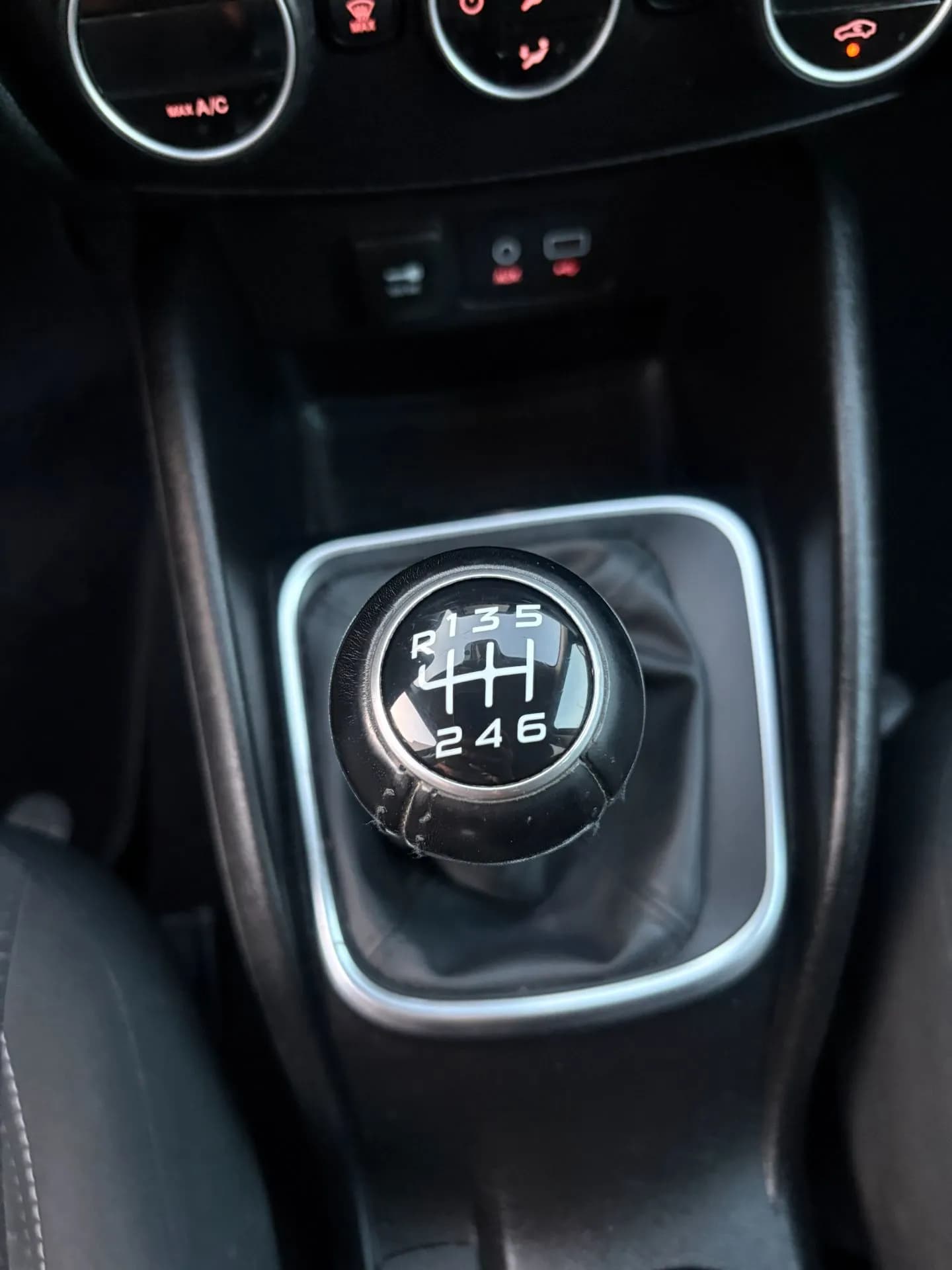 FIAT TIPO SW LOUNGE 1.6 MULTIJET 120 CH START AND STOP - 5 PORTES, APPLE CarPlay, Android Auto - Vue 14