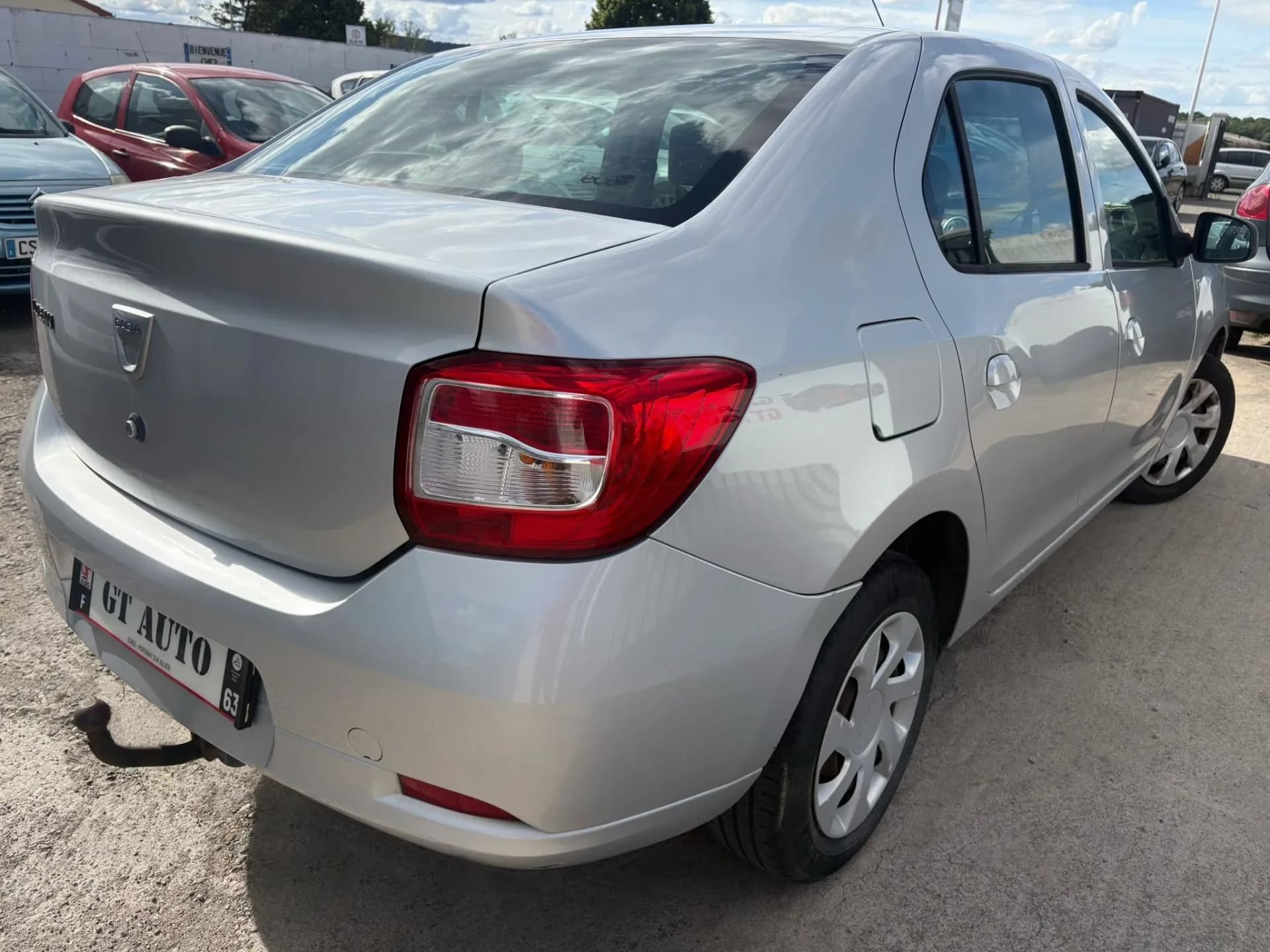 DACIA LOGAN 0.9 TCE 90 CH eco Lauréate - 5 portes,Distribution a chaine, climatisation, mode: Eco - Vue 4