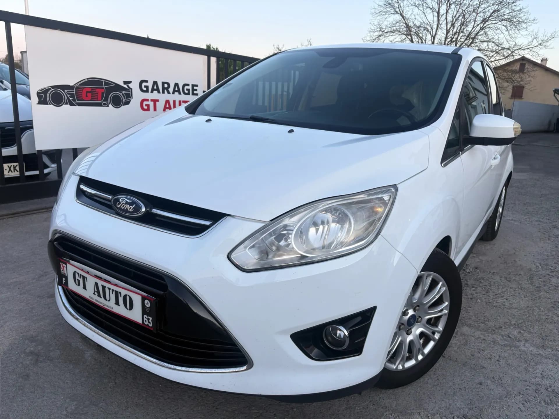 FORD C-MAX TITANIUM 1.6 TDCI 115 CH - 5 portes, GPS, Radar de recul - Vue 1