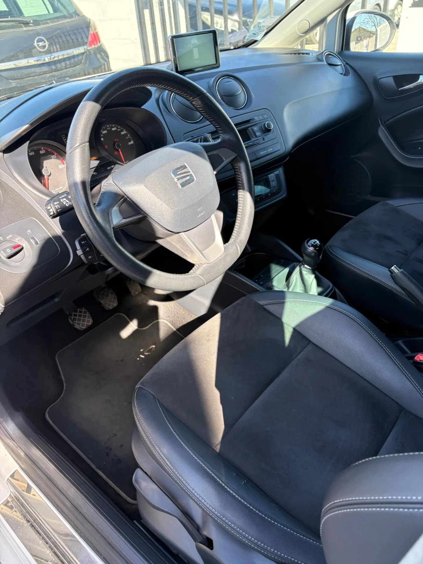 SEAT IBIZA ITECH 1.2 TSI 105 CH - 5 Portes , GPS, radar de recul, regulateur de vitesse - Vue 18